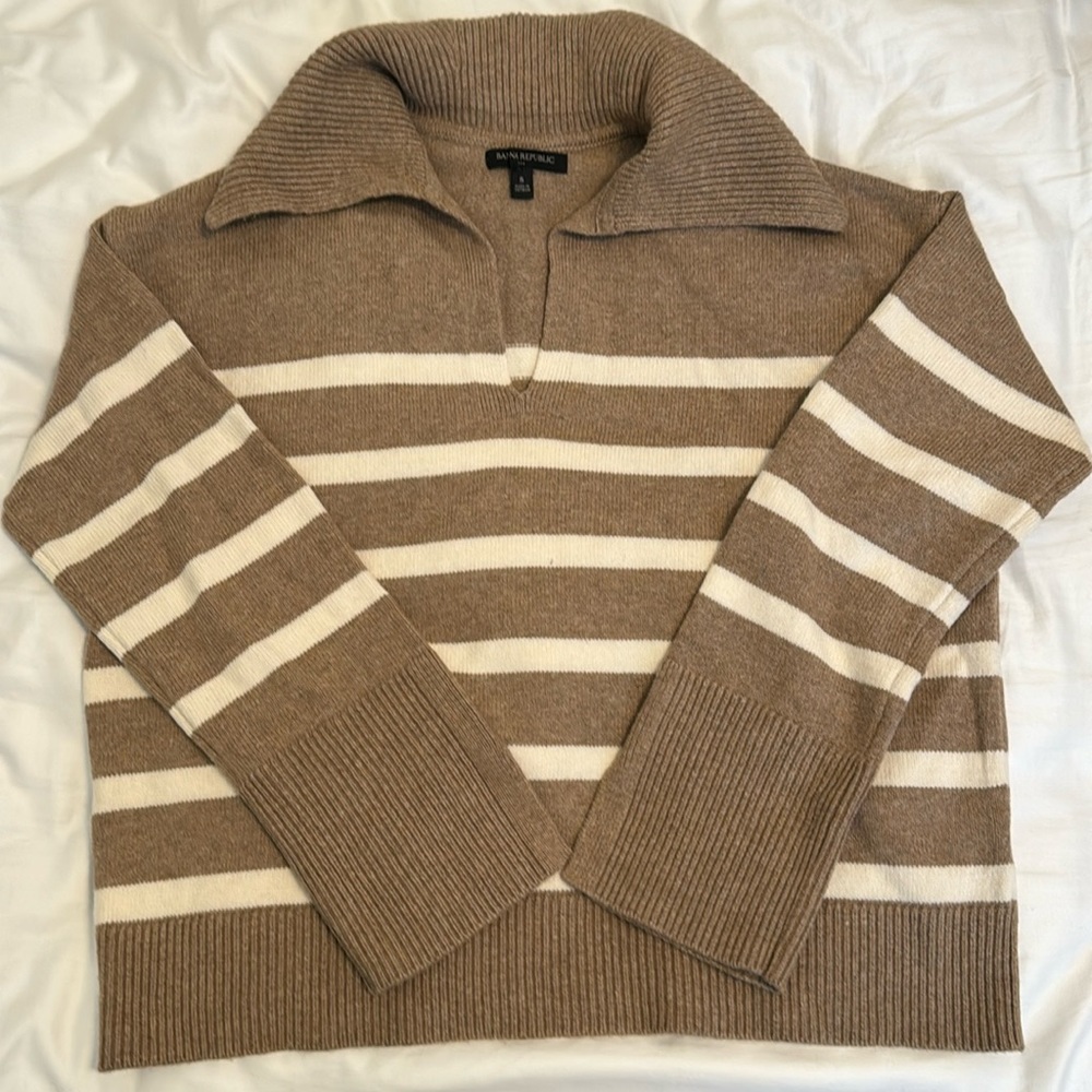 BNWT Banana Republic Johnny Collar sweater - Size small